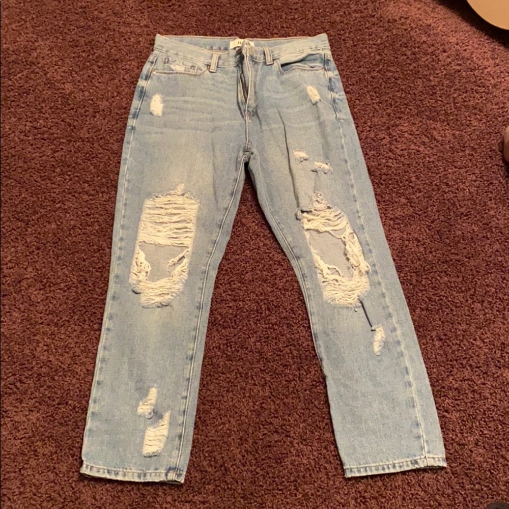Boyfriend jeans, barely worn, light wash